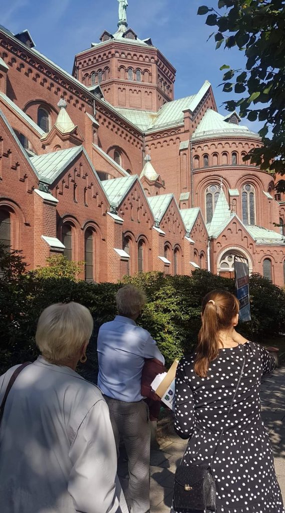 Spacerujemy śladami historii po Ligocie-Panewnikach z Radną Panią Magdaleną Niewiadomską