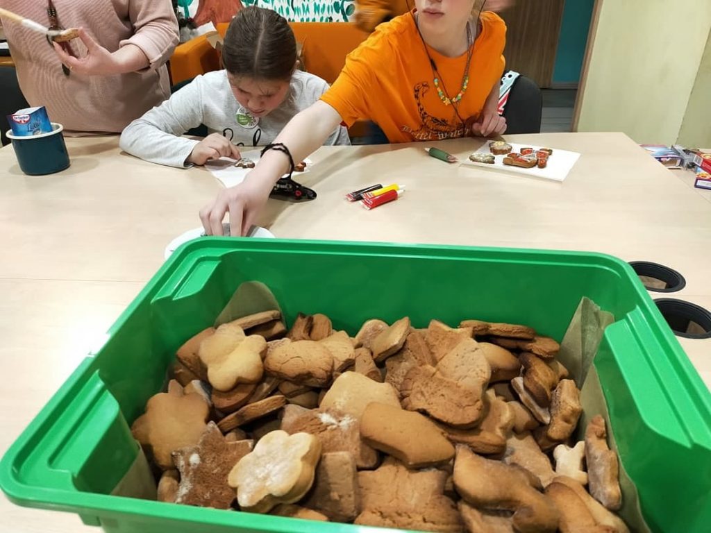 Wypiekamy nasze międzypokoleniowe pierniczki świąteczne