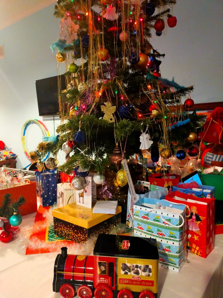 Przyjmijcie od nas najlepsze życzenia świąteczne!