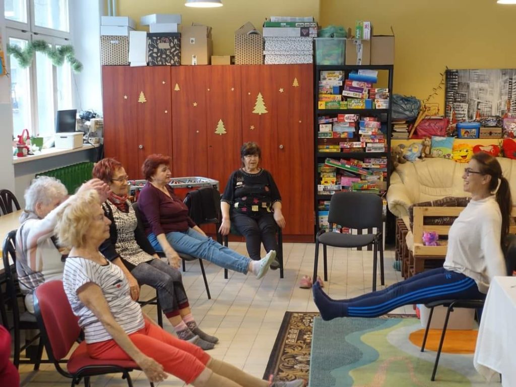 A w klubie seniora znów się gimnastykujemy…